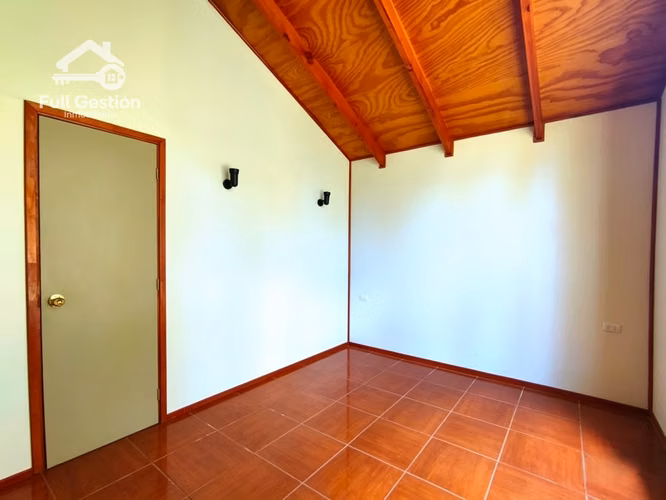 ARRIENDO - Casa en terreno de 700 mts2 Camino a Pumalal