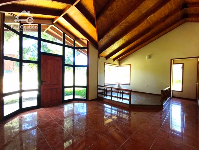 ARRIENDO - Casa en terreno de 700 mts2 Camino a Pumalal