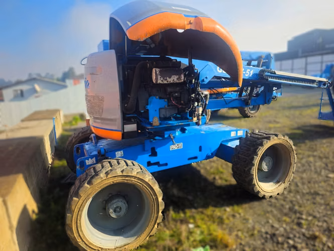 Plataforma Articulada Diesel Genie Z51