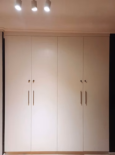 Oficina 3 Privados. Santiago Centro, Huérfanos 1160. Recepción/Excelente Ubicación