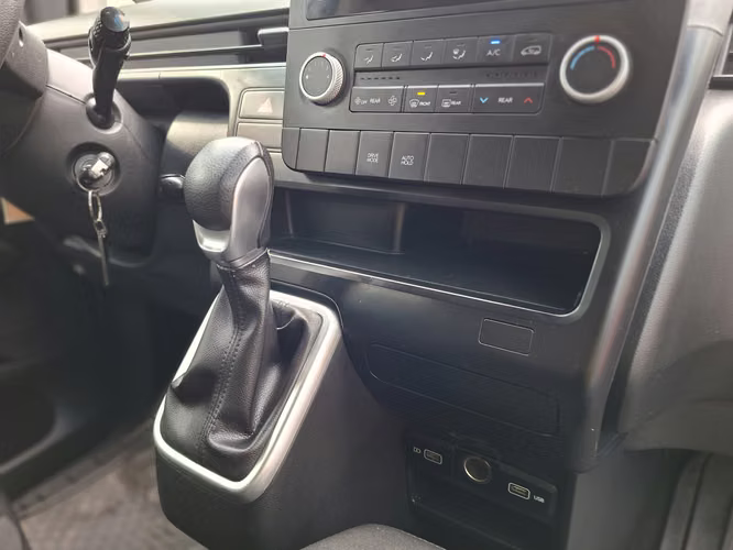 HYUNDAI STARIA US4 2022 9 PASAJEROS