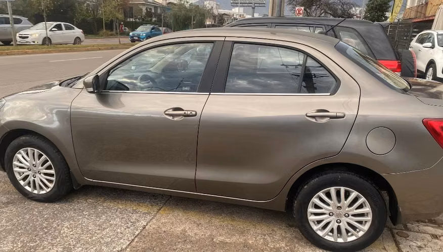 Vendo auto Suzuki Dzire 1.2 GLX AT