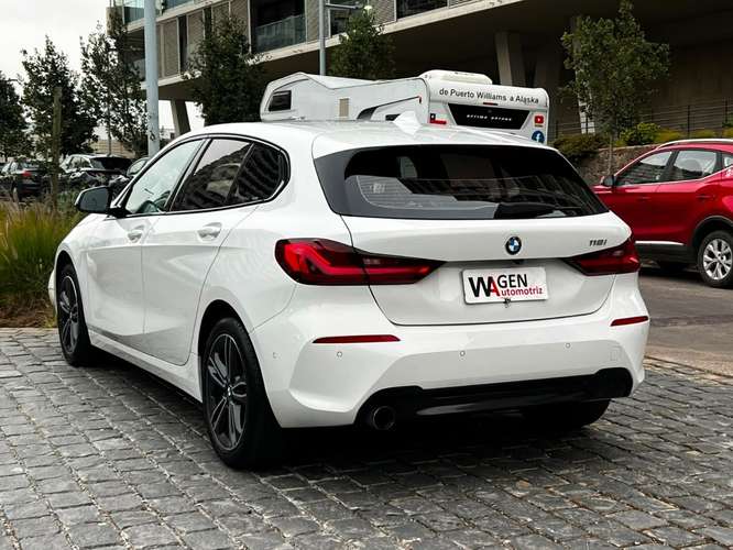 BMW 118 1.5 AT 2022 - Imagen 6