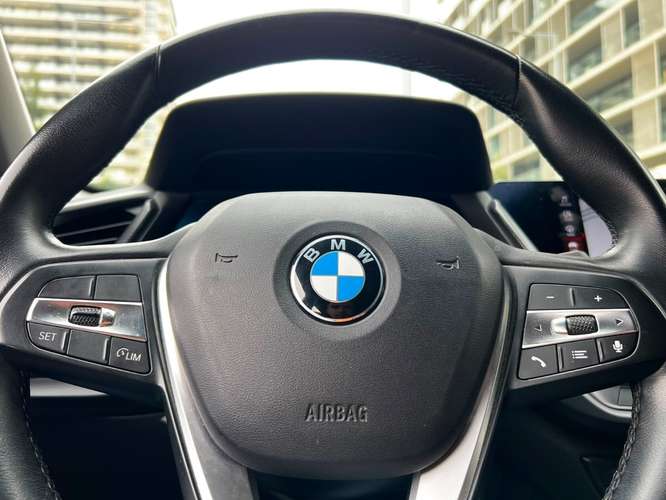 BMW 118 1.5 AT 2022 - Imagen 11