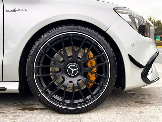 MERCEDES-BENZ CLA 45 AMG 4MATIC 2017