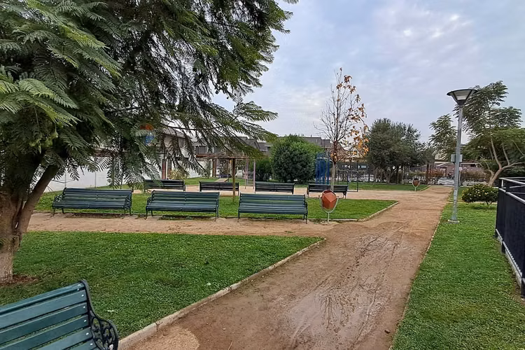 Casa 3d+3b / quincho con salida directa a parque