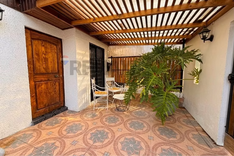 Hermosa casa en peñaflor, en excelente estado - Imagen 2