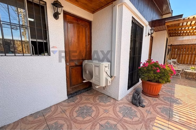 Hermosa casa en peñaflor, en excelente estado