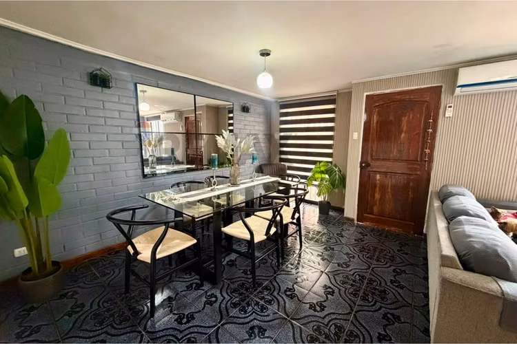 Hermosa casa en peñaflor, en excelente estado