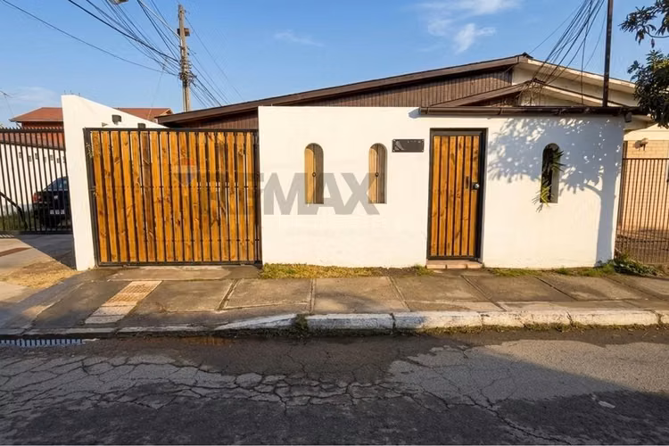 Hermosa casa en peñaflor, en excelente estado