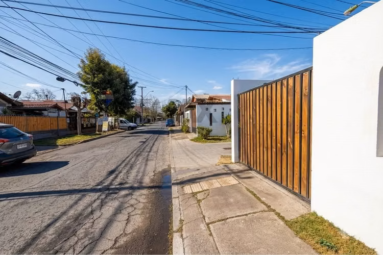 Hermosa casa en peñaflor, en excelente estado
