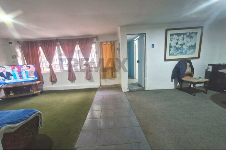 Casa en proceso de regularización en cerro navia. - Imagen 4