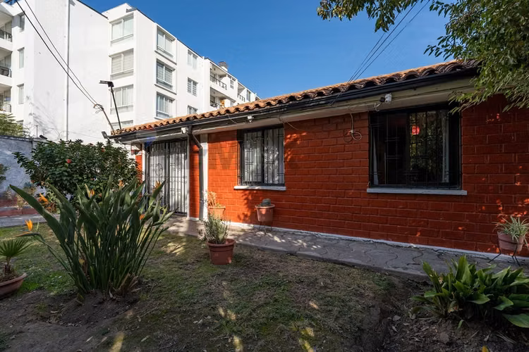 Casa 261 m2 totales/año 1958. ñuñoa