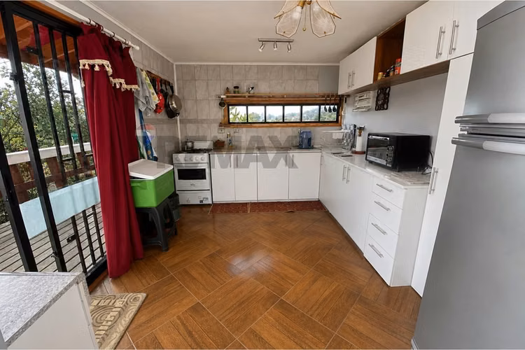 Venta de parcela en algarrobo. 3d y 1b