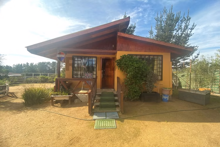 Venta de parcela en algarrobo. 3d y 1b