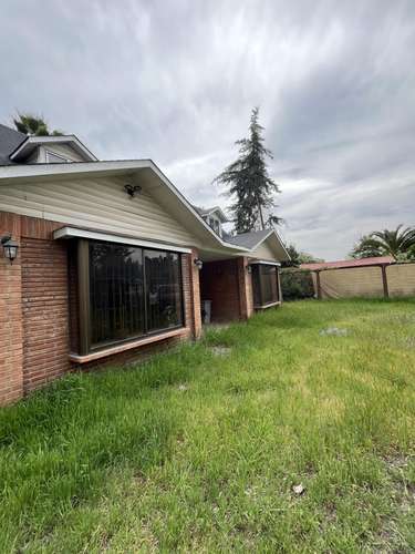 VENTA DE PARCELA EN ISLA DE MAIPO, CAMINO EL CASTILLO, 6D 3B 3E 1BODEGA. TERRENO 2000 MTS2 200 MTS2 CONTRUCCION