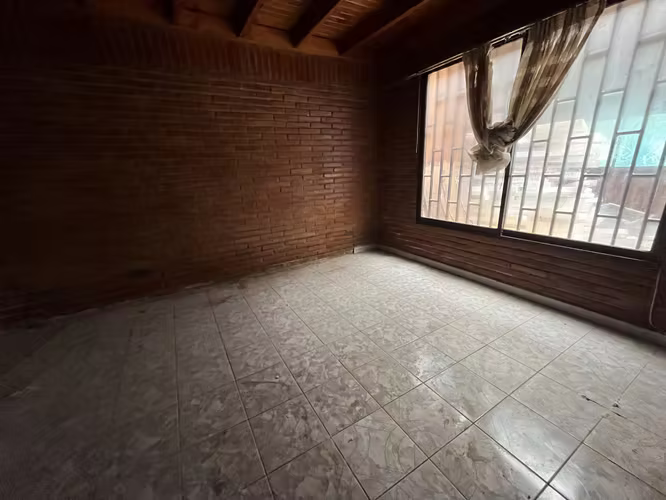 EN VENTA DE PARCELA EN ISLA DE MAIPO, CAMINO EL CASTILLO, 6D 3B 3E 1BODEGA. TERRENO 2000 MTS2 200 MTS2 CONTRUCCION