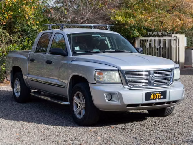 Dodge Dakota Laramie 3.7 2010