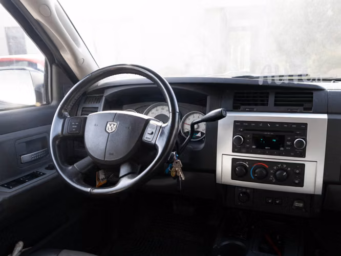 Dodge Dakota Laramie 3.7 2010