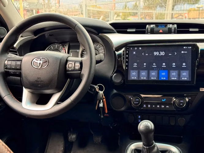 TOYOTA HILUX SR 4X2 2.7 MT 2023