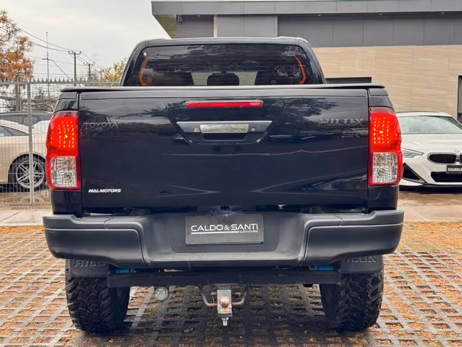 TOYOTA HILUX SR 4X2 2.7 MT 2023