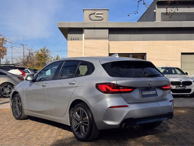 BMW 118I 1.5 AT 2021