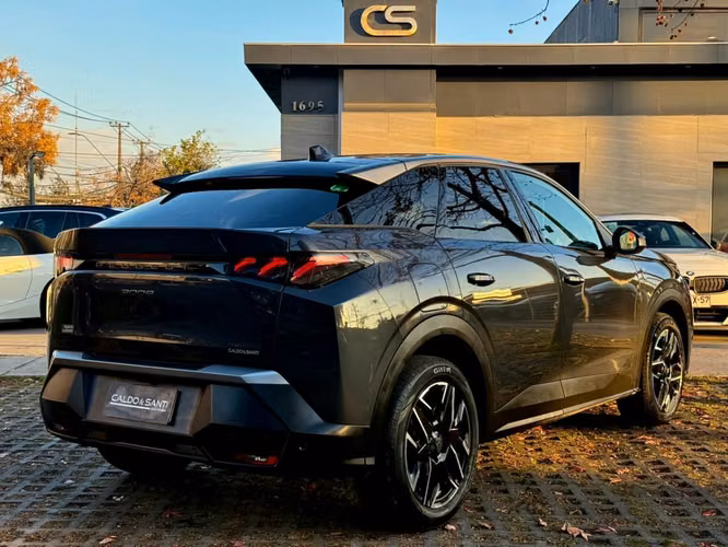 PEUGEOT 3008 GT HYRBID 1.2 AT 2025