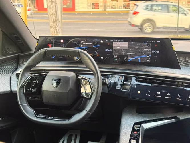 PEUGEOT 3008 GT HYRBID 1.2 AT 2025