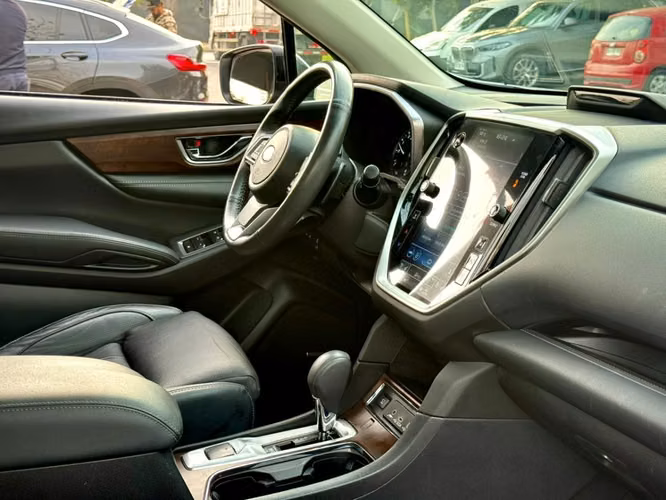 SUBARU EVOLTIS TOURING EYESIGHT AWD 2.4 AT 2024