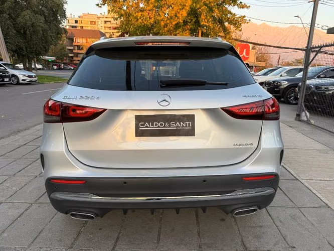 MERCEDES-BENZ GLA 220 1.9 AT DIESEL 4MATIC 2023