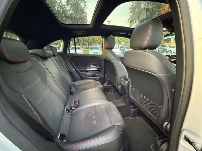 MERCEDES-BENZ GLA 220 1.9 AT DIESEL 4MATIC 2023