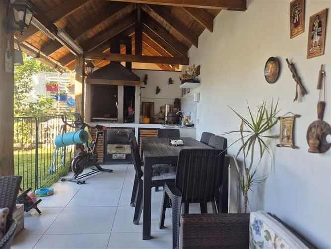 Casa en venta de 3 dorm. 2 baños ,piscina , en San Felipe