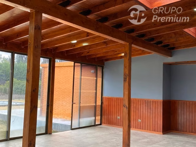 Casa en venta de 5 dorm. en Talagante