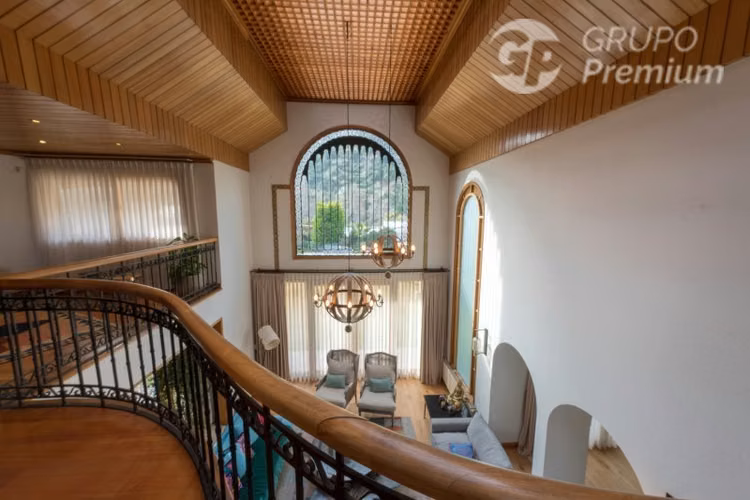 Casa en venta de 5 dorm. en Lo Barnechea