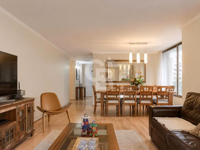 Amplio departamento en Las Condes 4D 3B