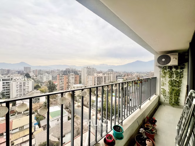 Moderno - Amoblado - Metro Chile España