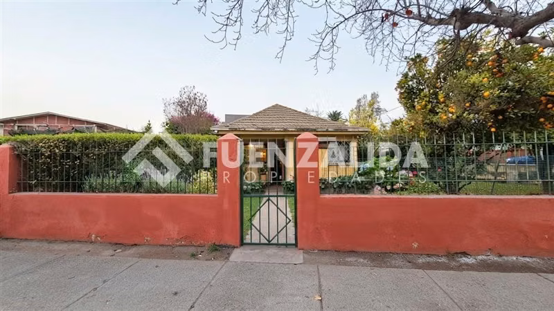 Casa en venta de 3 dorm. en La Florida