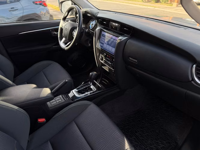 Toyota Fortuner 2023 Impecable, cómo nueva!