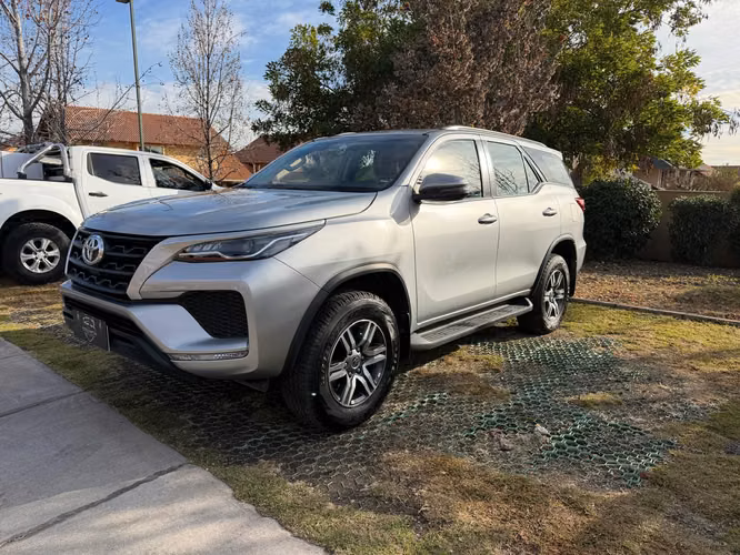 Toyota Fortuner 2023 Impecable, cómo nueva!