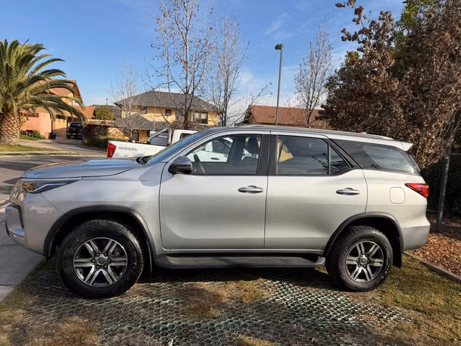 Toyota Fortuner 2023 Impecable, cómo nueva!