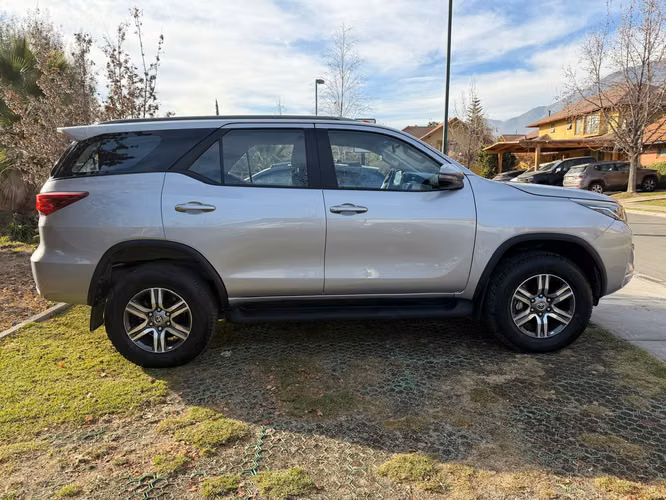 Toyota Fortuner 2023 Impecable, cómo nueva!