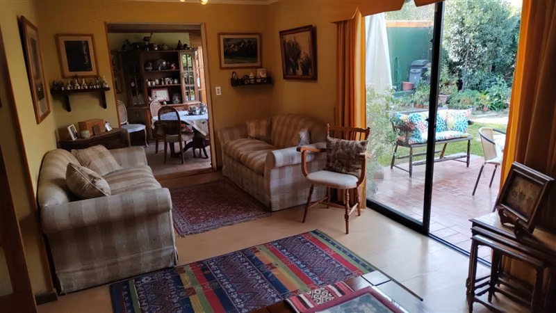 Casa en venta de 5 dorm. en La Reina