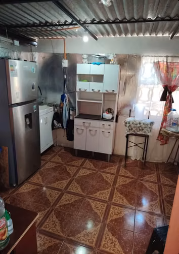 se vende casa esquina cerro la cruz
