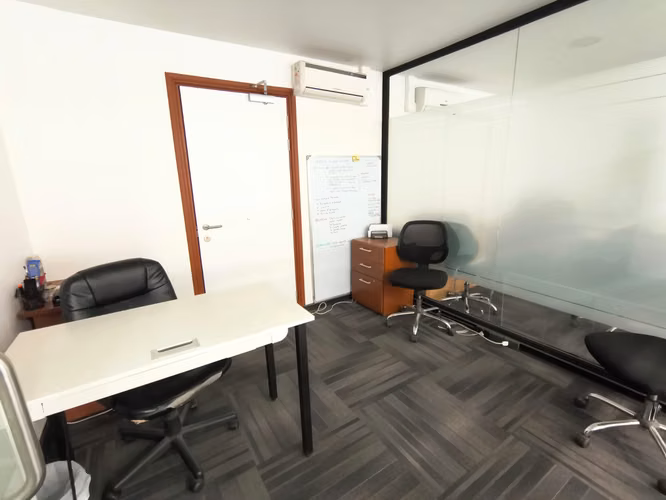 Se Vende Oficina Paseo Huérfanos Con Estado
