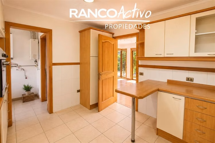 Casa en venta de 4 dorm. en El Venado en San Pedro de la Paz
