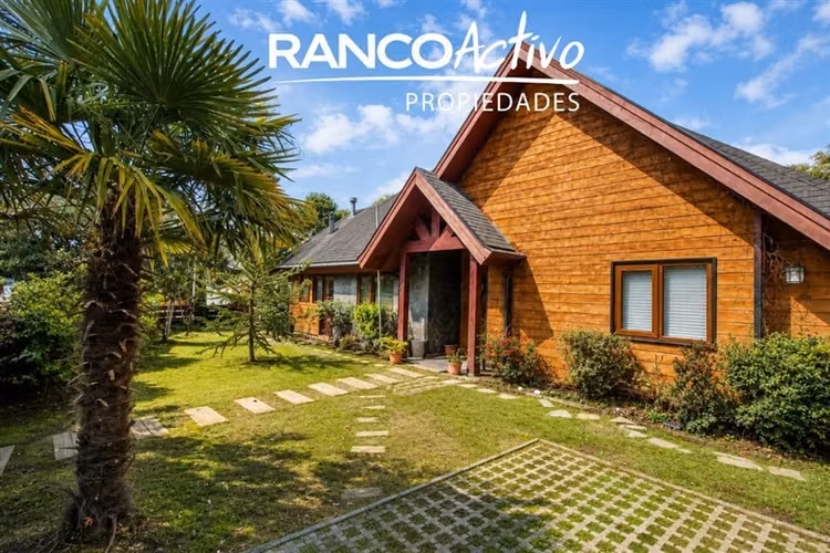Casa en venta de 4 dorm. en El Venado en San Pedro de la Paz