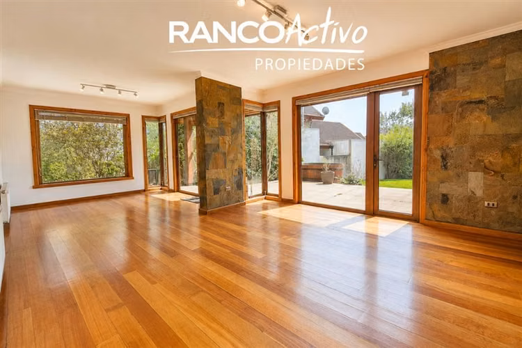 Casa en venta de 4 dorm. en El Venado en San Pedro de la Paz