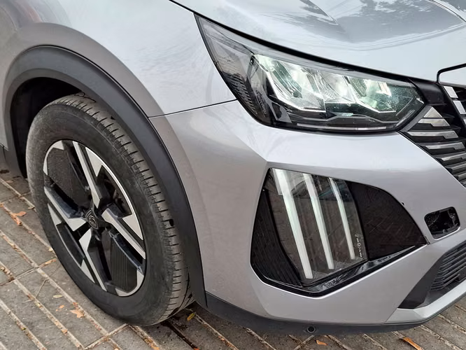 PEUGEOT 2008 2025 - Imagen 7