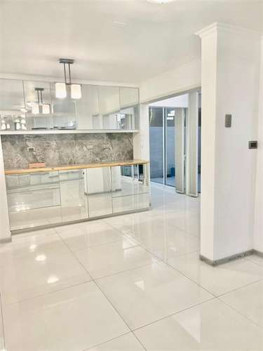 Casa en arriendo de 4 dormitorios en Iquique Condominio