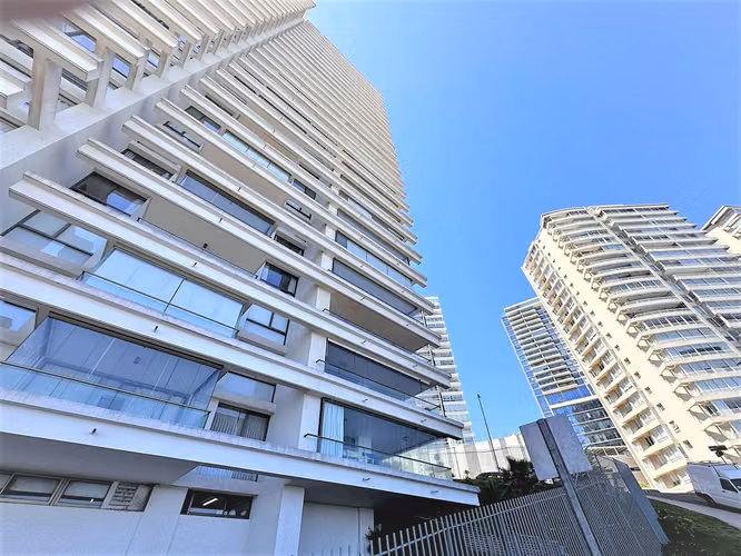 Venta de exclusivo departamento 3dorm., en Costa de Montemar, frente al mar.  9.000 UF